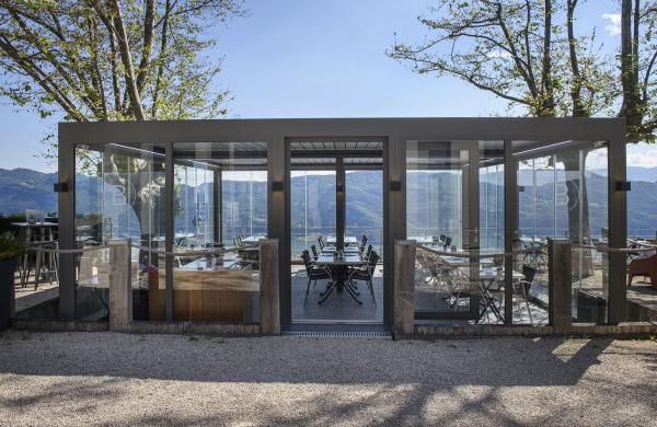 Pergola terrasse du restaurant le Belvédère d'Ontex - Lac du Bourget